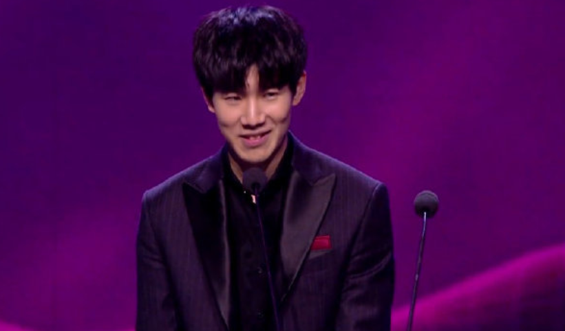 Hope谈斯莫德热度下滑：前期比较弱 对手会逼团让他发挥不了作用